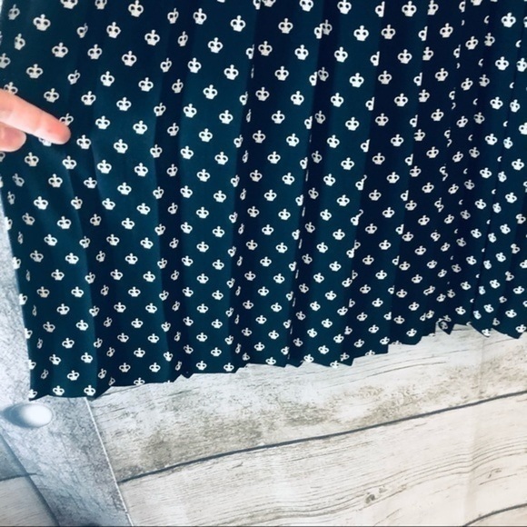 Vintage Josephine Chaus Crown Print Pleated Skirt Size 10 - Picture 6 of 14